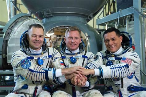 Astronauta preso na ISS bate recorde dos EUA de tempo no espaço