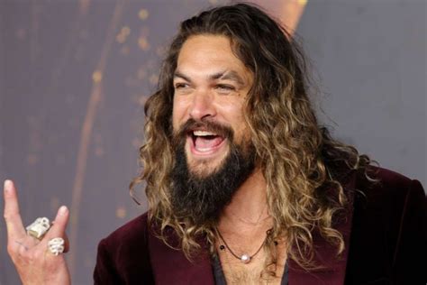 Filtran fotografías de Jason Momoa usando bikini
