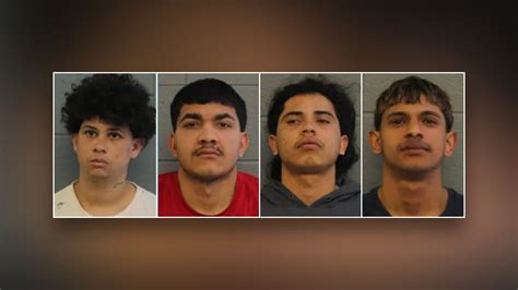 Chicago Police Arrest Four Venezuelan Migrants For Allegedly Strangling Robbing Man On Train