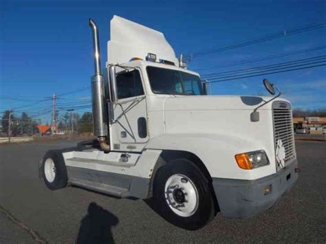 Freightliner Fld120 1999 Daycab Semi Trucks