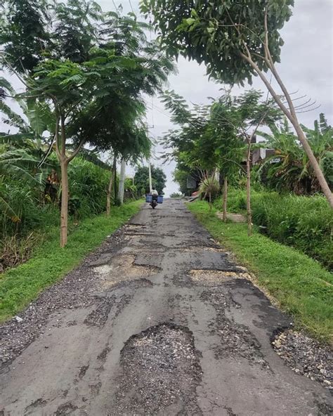 Pro Pengaspalan Oleh Dinas Pekerjaan Umum Dan Penataan Ruang Kota