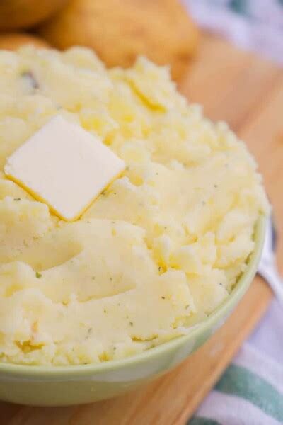 Sour Cream And Ranch Mashed Potatoes • The Diary Of A Real Housewife