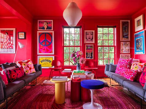 Beautiful Studio Apartment Design Ideas With Beautiful Sofa Set And Vase Flower