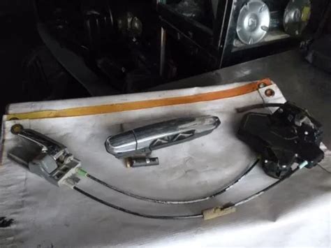 Cerradura De Puerta Trasera Izquierda Toyota Hilux Fortuner Mercadolibre