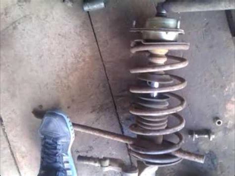 как снять на ваз 2110 и тд опорник со снятой стойки без гайковертов и ...