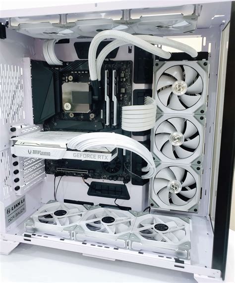 5 BEST Full Tower Cases: Aesthetics To Airflow - Tech4Gamers