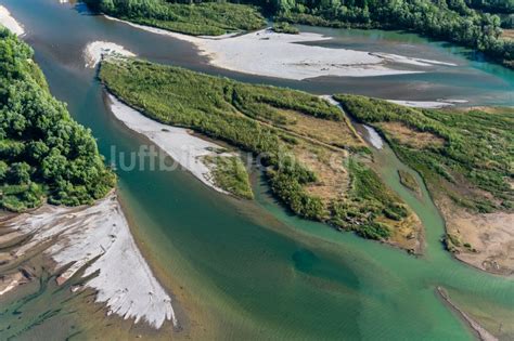 Luftbild Hard Uferbereiche entlang der Fluss Mündung der