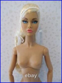 Ipanema Intrigue Poppy Parker Nude With Stand Coa Integrity Toys New