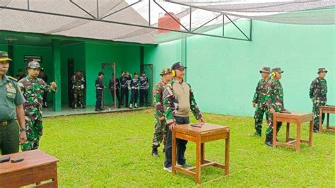 Petugas Lapas Kelas Iia Lahat Ikuti Latihan Menembak Tribunsumsel