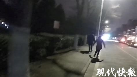 民警狂追两条街劝阻：“你被骗了！”受害人：“不要管我！” 极目新闻