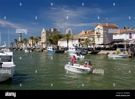 Le Grau Du Roi Cafe Hi Res Stock Photography And Images Alamy