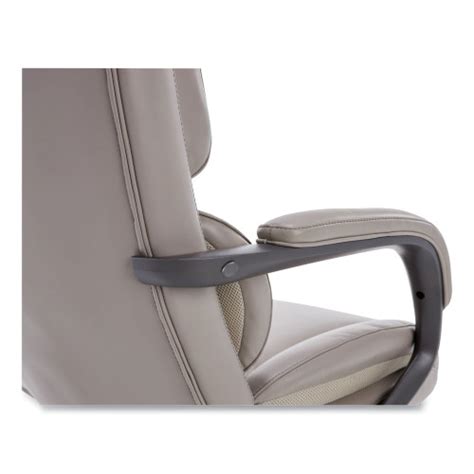 La Z Boy Aberdeen Executive Chair Supports Up To 275 Lb Beige Seatback Lf51122