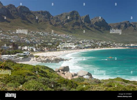 Douze Apôtres De Montagnes Et Plage De Camps Bay à Cape Town Western Cape Afrique Du Sud Photo