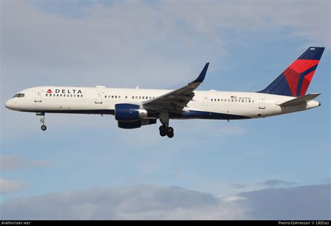 Aircraft Photo Of N721TW Boeing 757 231 Delta Air Lines