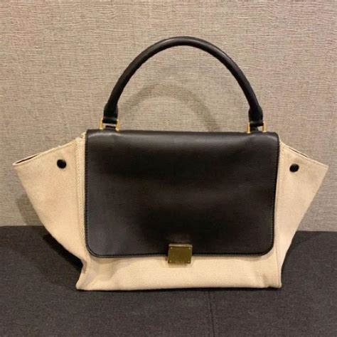 けますが celine ブラックの通販 by みーこの shopセリーヌならラクマ セリーヌ トラペーズ ブラックの