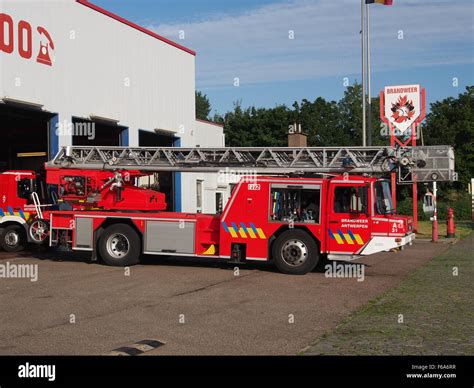 Fire Engine Brandweer Antwerpen Unit A31 Pic1 Stock Photo Alamy