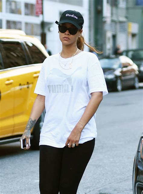 Rihanna Looks Sporty As She Heads To Gym For A Workout – Celeb Donut