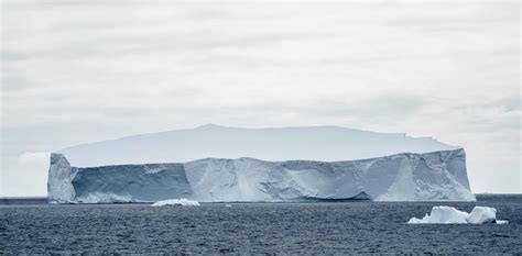 El Coloso de Hielo A23a el iceberg más grande del mundo se libera