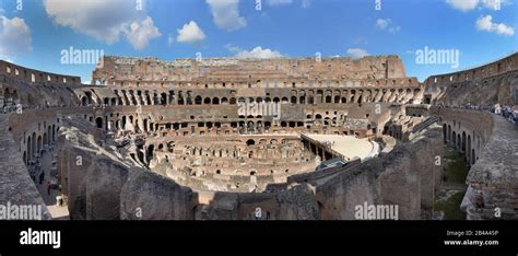 Kolosseum Piazza Del Colosseo Rom Italien Stock Photo Alamy