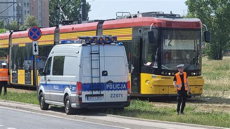 Warszawa Tramwaj Potr Ci Pieszego Na Tarchominie Utrudnienia Tvn