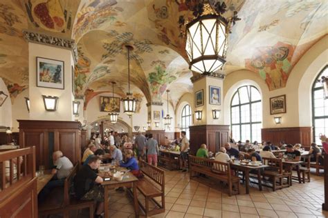 Hofbräuhaus Entra En La Más Célebre Cervecería De Múnich