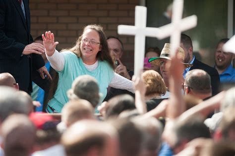 Former Kentucky Clerk Who Refused To Issue Same Sex Marriage Licenses