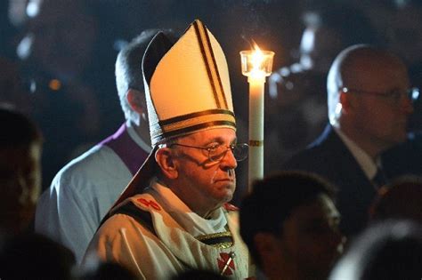 Liturgia Della Veglia Pasquale Con Papa Francesco E Vangelo 8 Aprile