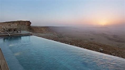 Best Infinity Pools In The World To Make A Luxurious Splash