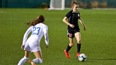 13-year-old Olivia Moultrie plays in Portland Thorns preseason match ...