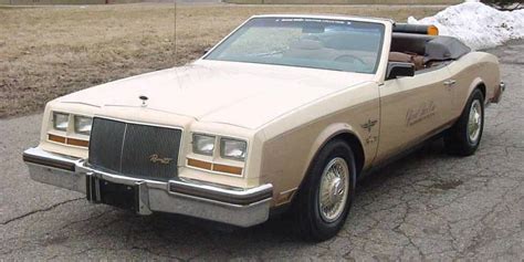 1982 Buick Riviera - Information and photos - MOMENTcar