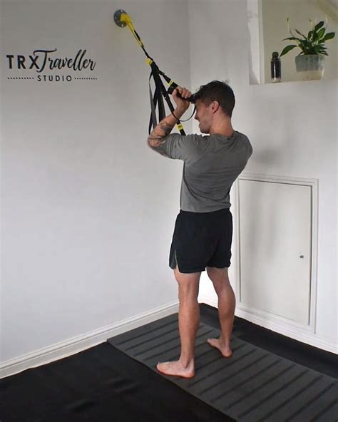 One Arm Trx Curls For Extra Bicep Squeeeeze Trx Traveller Video