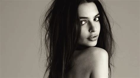 El Backstage Más Hot De Emily Ratajkowski Infobae