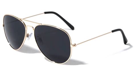 Classic Aviator Sunglasses with Dark Lenses