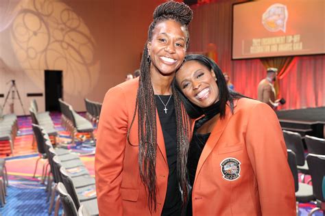 Photos Swin Cash Received Hall Of Fame Jacket With Class Of 2022 Photo