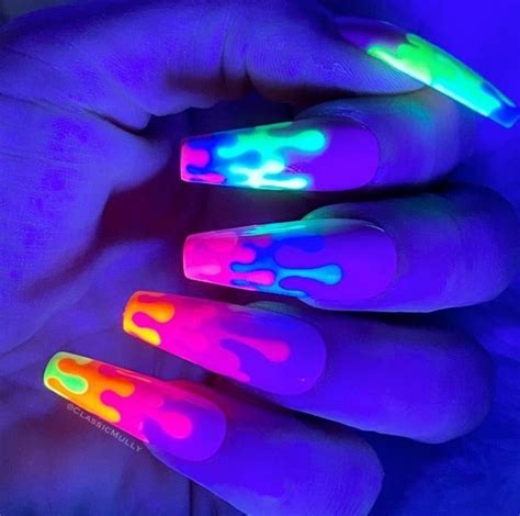 30 Gorgeous Glow In The Dark Halloween Nails To Steal The Show