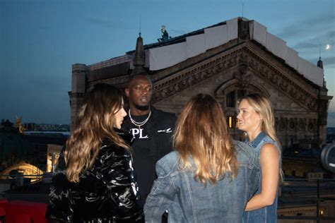 Les All Blacks en mode détente avec Replay sur le rooftop des Galeries