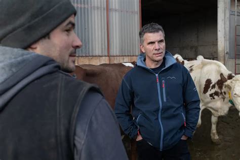 Gilles Perret R Alisateur De La Ferme Des Bertrand Lindign Qui