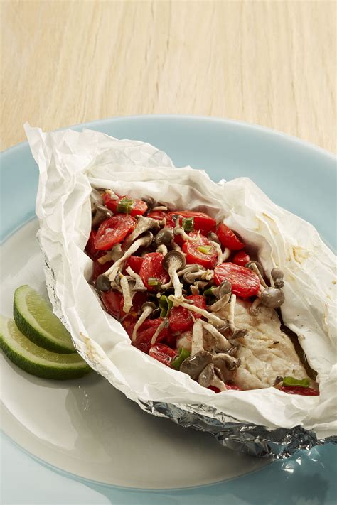 Papillote De Peixe Ao Vinho Branco Cogumelos E Tomate Cereja