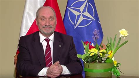 Antoni Macierewicz Sk Ada Wi Teczne Yczenia Wideo Wiadomo Ci Radio Zet