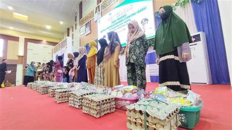 Kepala BKKBN RI Di Kabupaten Tapin Serahkan 10 000 Telur Dan Resmikan