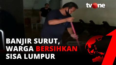 Banjir Di Pondok Gede Permai Surut Warga Bersihkan Sisa Material