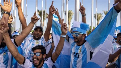 Il Grande Spettacolo Dei Tifosi Comprati Per I Mondiali In Qatar No