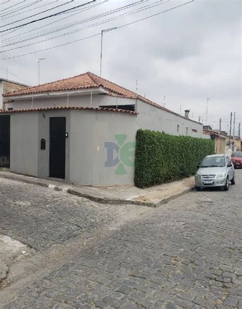 Casa na Rua Chanceler San Tiago Dantas 1 Jardim Jacinto em Jacareí