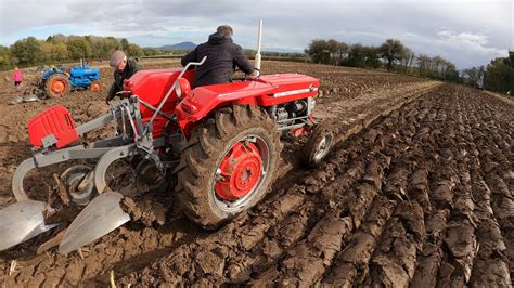 1968 Massey Ferguson 135 25 Litre 3 Cyl Diesel Tractor 46hp With Weighted Wheels Youtube