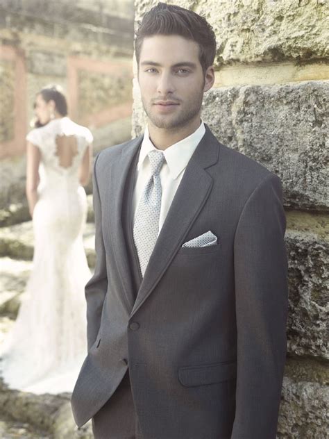 Magníficos trajes de novio modernos 2015 Traje de boda gris Trajes