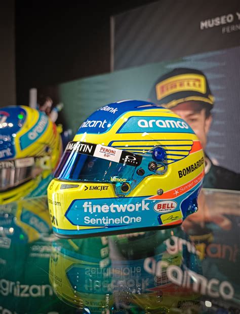 Mini Casco Edici N Especial Aston Martin Museo Y Circuito