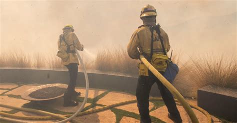 Fast Moving Brush Fire In California Spreads In Pacific Palisades The New York Times