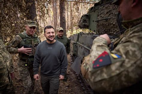 Zelenski Visita El Frente En El Este De Ucrania A La Espera De Que Eeuu