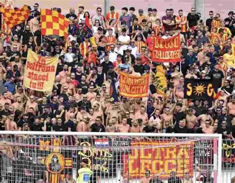 Non Plus Ultras Un Gruppo Di Tifosi Del Lecce Ha Aggredito I