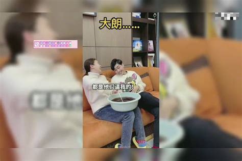 盘点夫妻婚后的快乐生活，这媳妇能处，请两个辣妹给老公跳舞